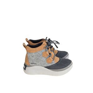 Sorel Out N About IV Classic Youth Waterproof Boot Kid's Size 1 Tan Gray Outdoor